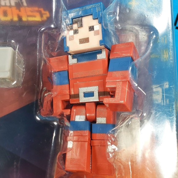 Minecraft Dungeons HEX Action Figure Set with Reinforced Mail Armor Battle Chest - Picture 7 of 7